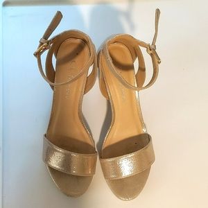 Chinese Laundry gold platform sandals  size 8